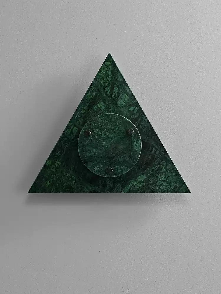 Pyramid Wandleuchte aus rustikalem Marmor