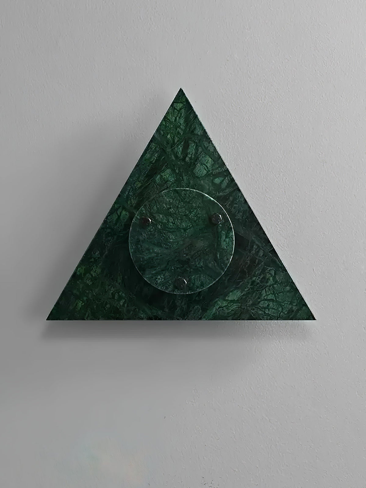 Pyramid Wandleuchte aus rustikalem Marmor