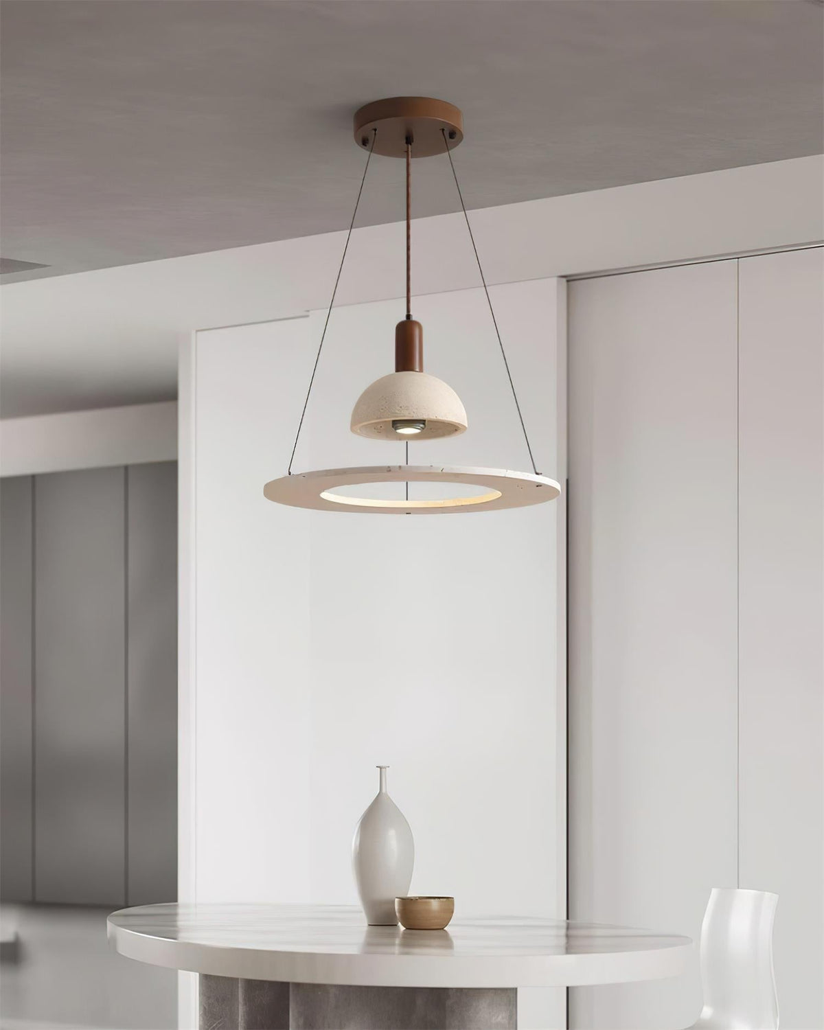 Valenise Pendelleuchte aus Travertin mit Kuppel und Ring