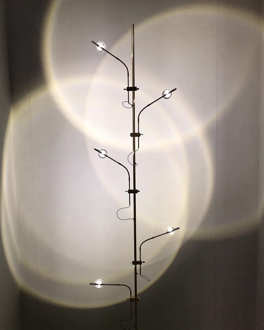 Receiv Stehleuchte Edelstahl minimalistisch klassisch für Wohnzimmer | Cielum
