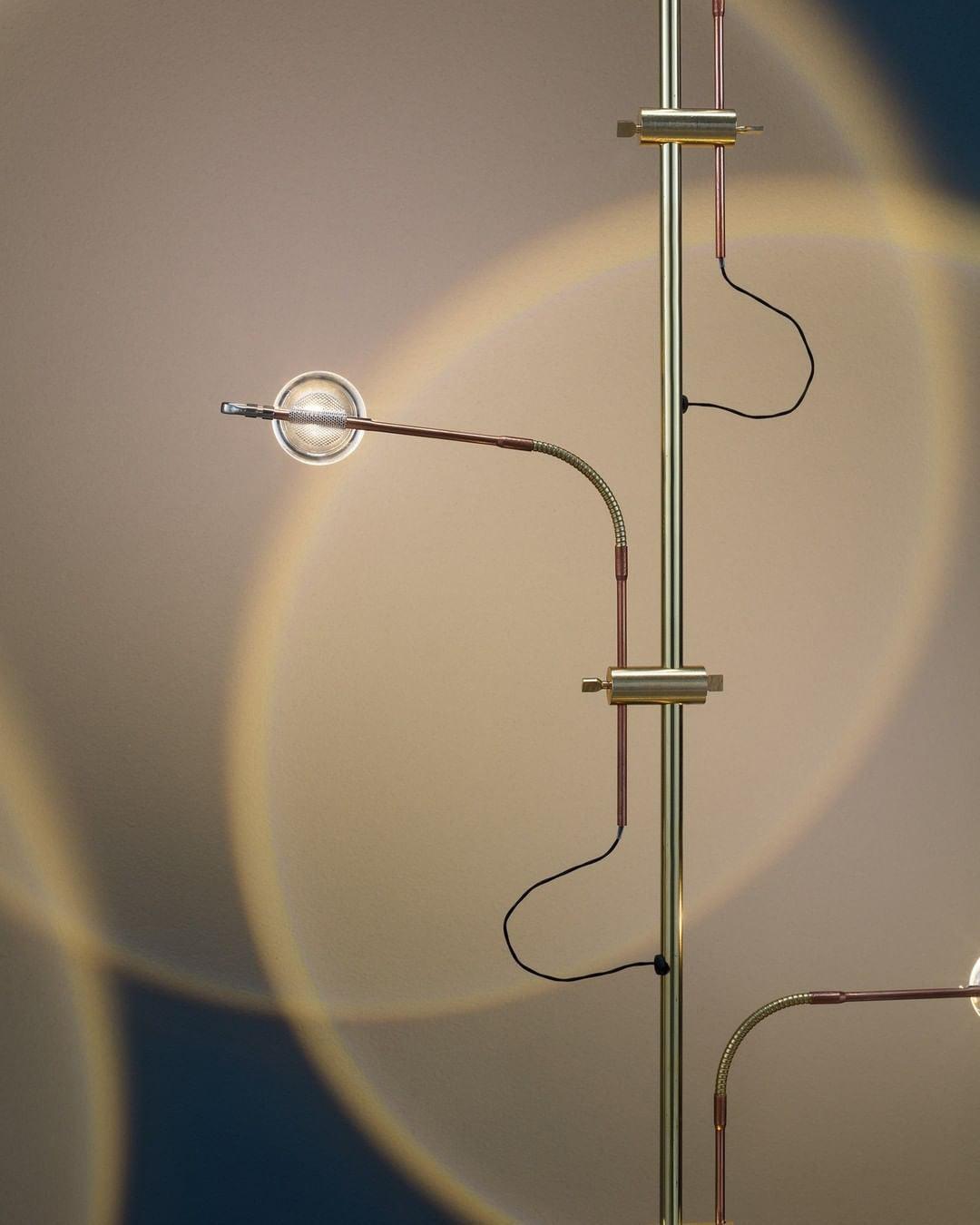 Receiv Stehleuchte Edelstahl minimalistisch klassisch für Wohnzimmer | Cielum