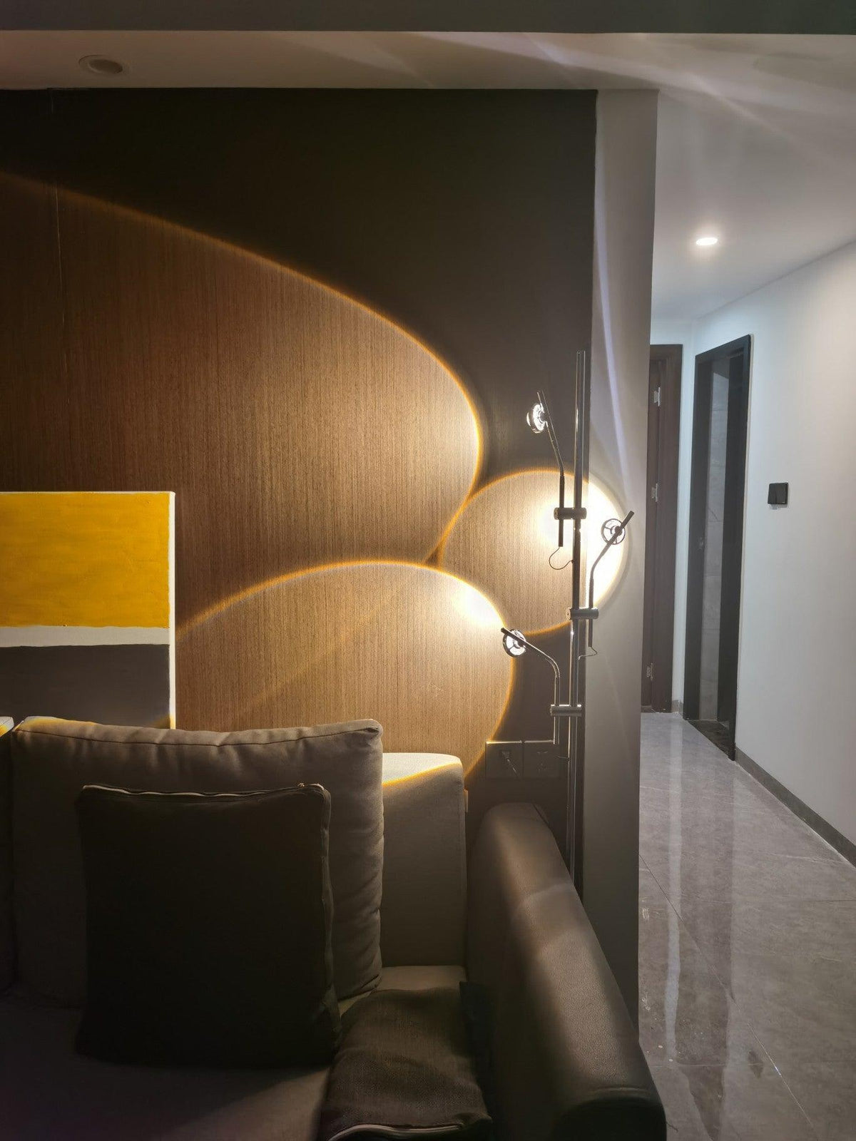 Receiv Stehleuchte Edelstahl minimalistisch klassisch für Wohnzimmer | Cielum