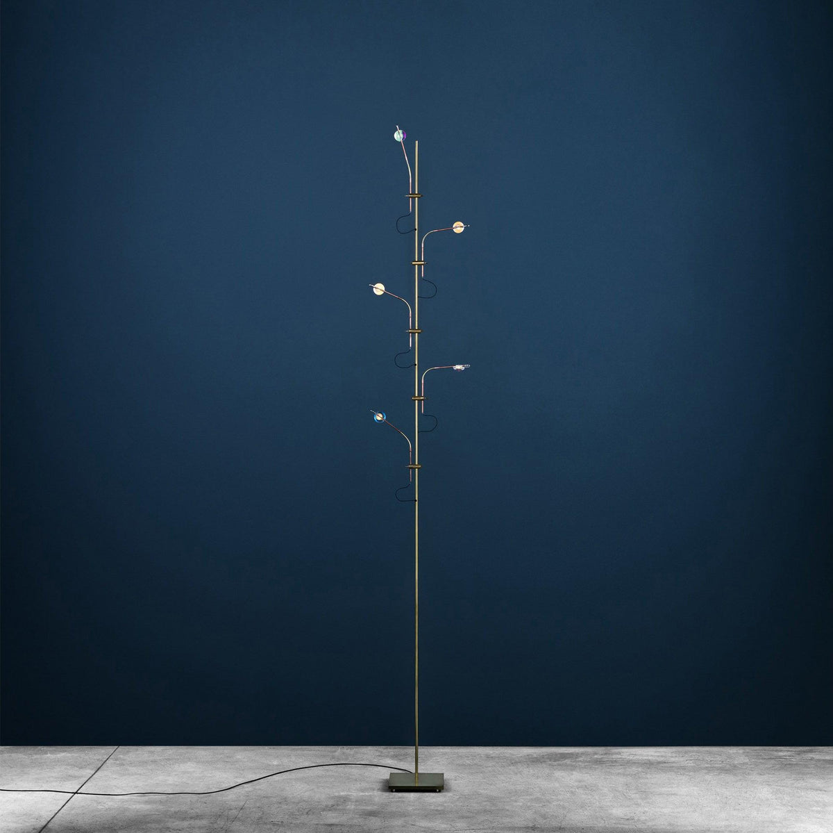 Receiv Stehleuchte Edelstahl minimalistisch klassisch für Wohnzimmer | Cielum