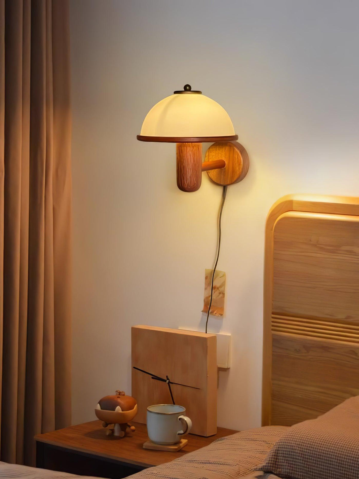 Elvarira Wandleuchte aus Holz mit Eichen-Oberfläche
