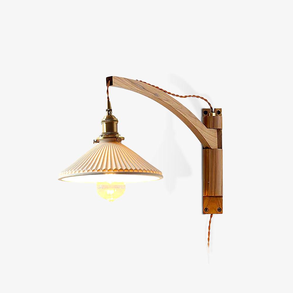Evin Wandleuchte aus Walnuss und Keramik im nordischen Kunst-Stil mit Schwenkarm