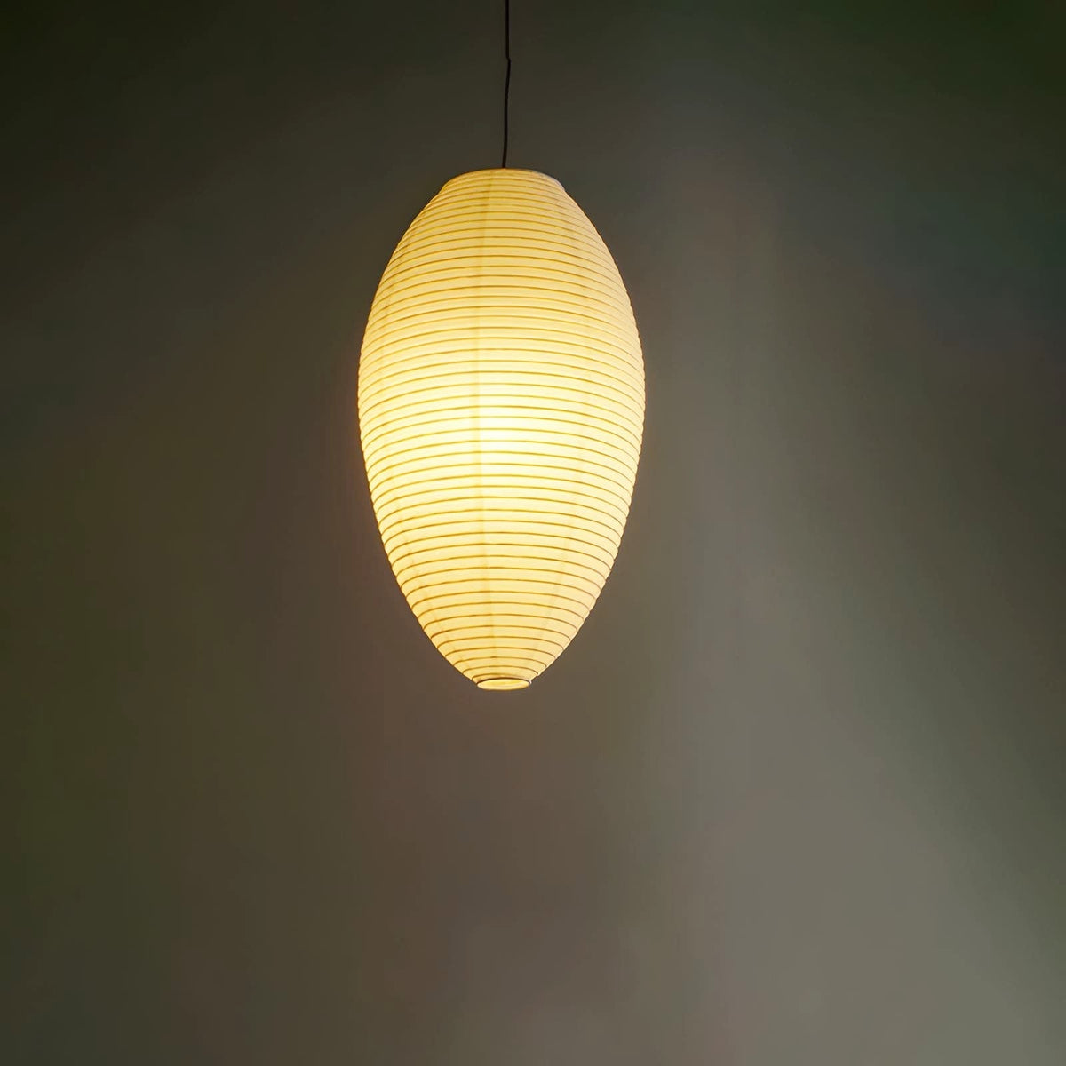 Myraean zeitgenössische minimalistische Wabi-Sabi-Pendelleuchte aus Papier in Kirschbaumoptik