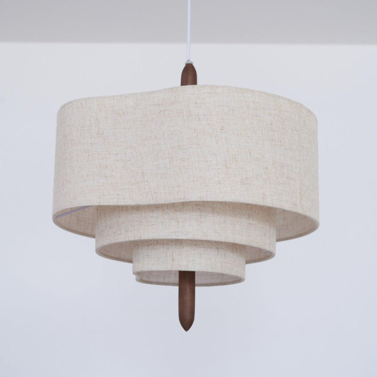 Salemu Elegance Wave Ladder Pendelleuchte aus Holz und Stoff
