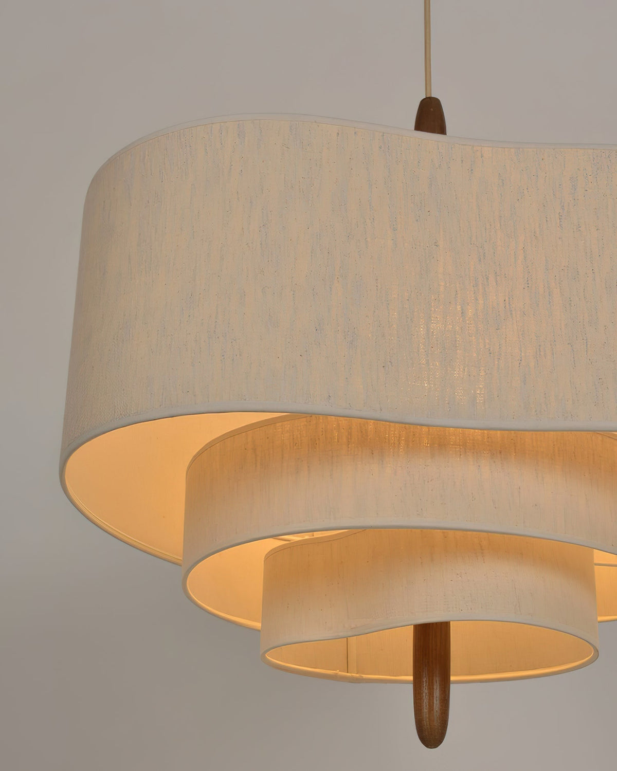 Salemu Elegance Wave Ladder Pendelleuchte aus Holz und Stoff