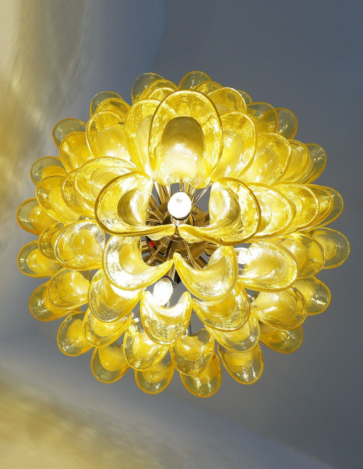 Eranos Kronleuchter aus Murano-Glas in Wellenform mit Blütenblättern
