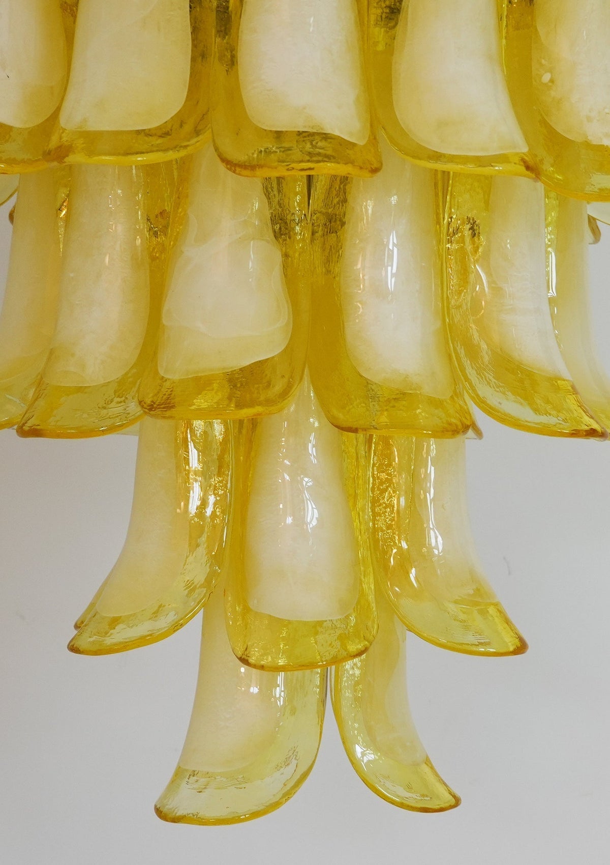 Eranos Kronleuchter aus Murano-Glas in Wellenform mit Blütenblättern