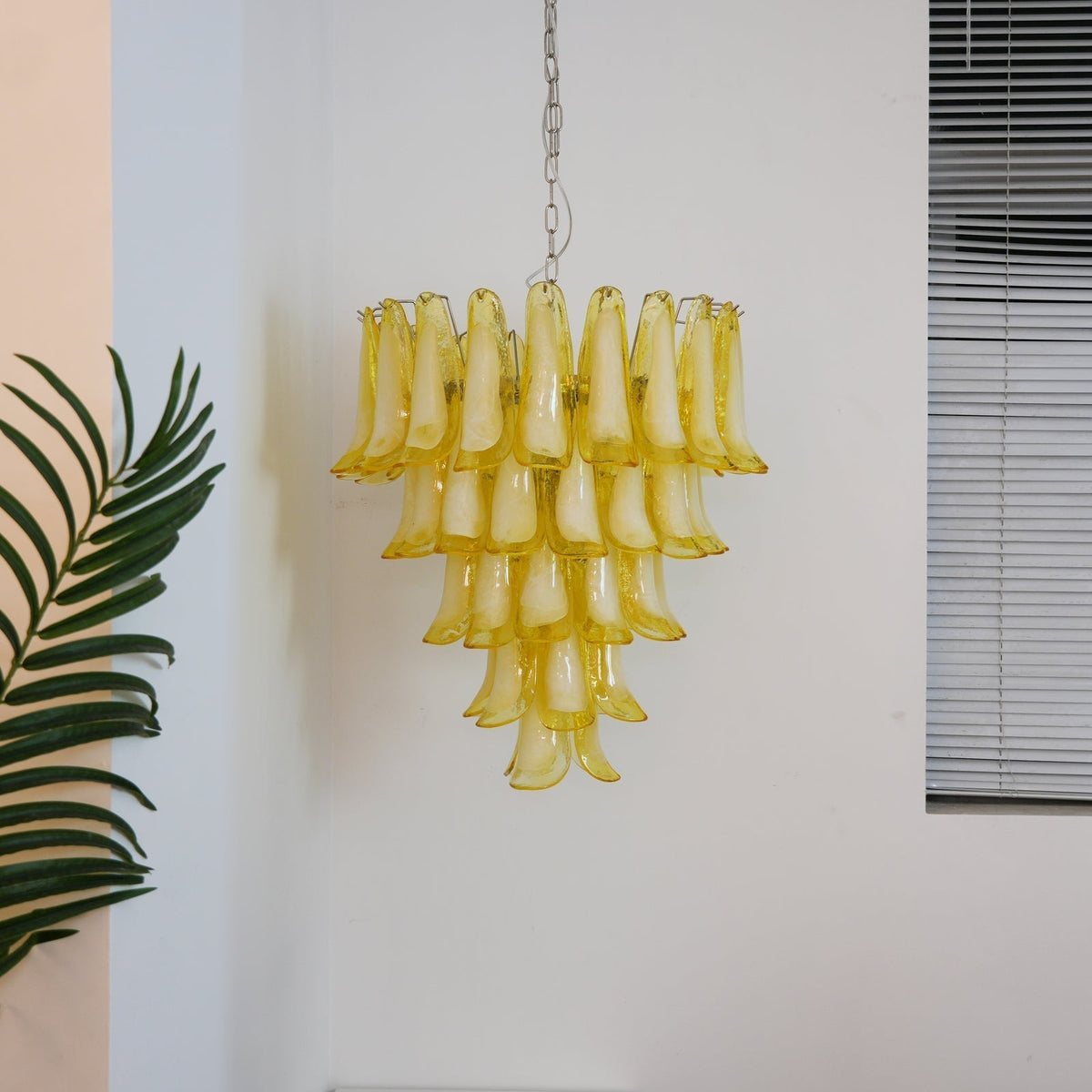 Eranos Kronleuchter aus Murano-Glas in Wellenform mit Blütenblättern