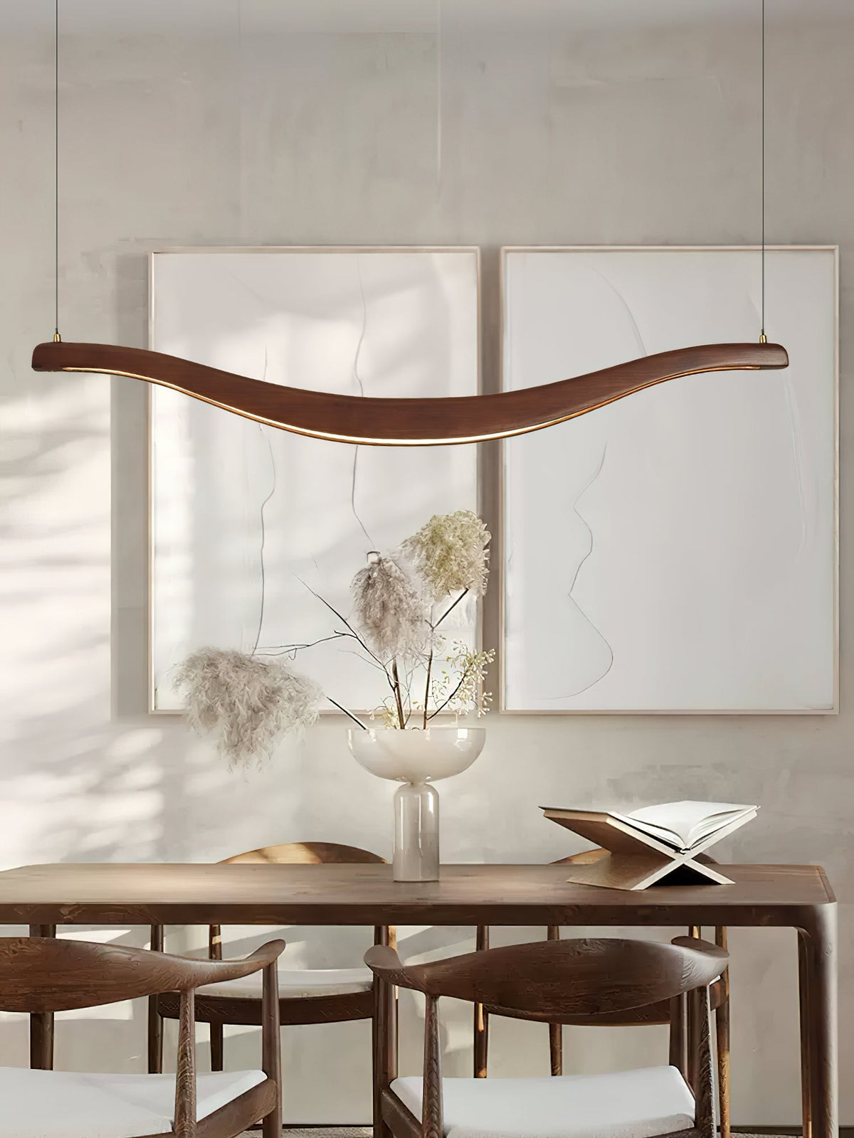 Elvuaria Kronleuchter aus Holz mit wellenförmigem Design