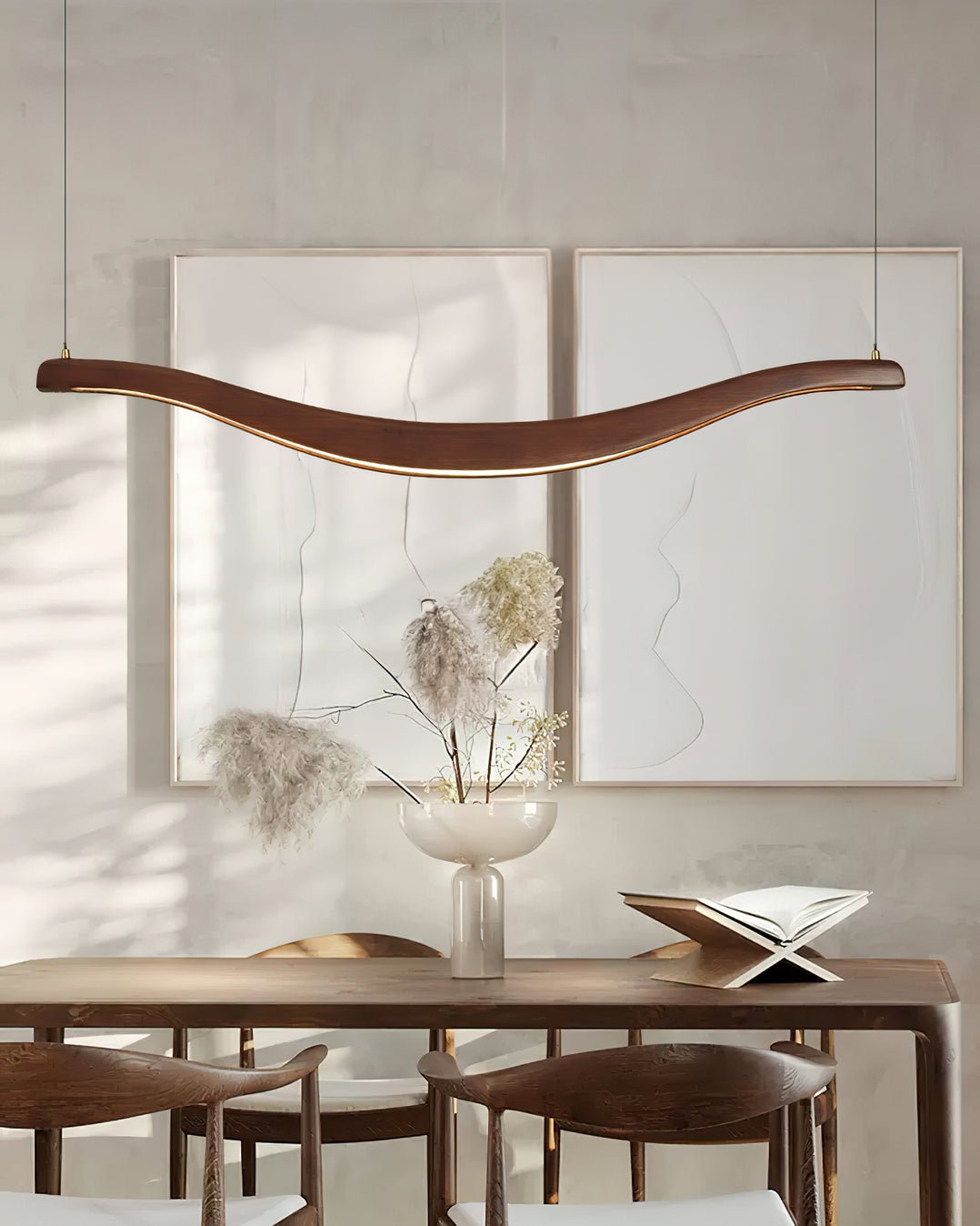 Elvuaria Kronleuchter aus Holz mit wellenförmigem Design