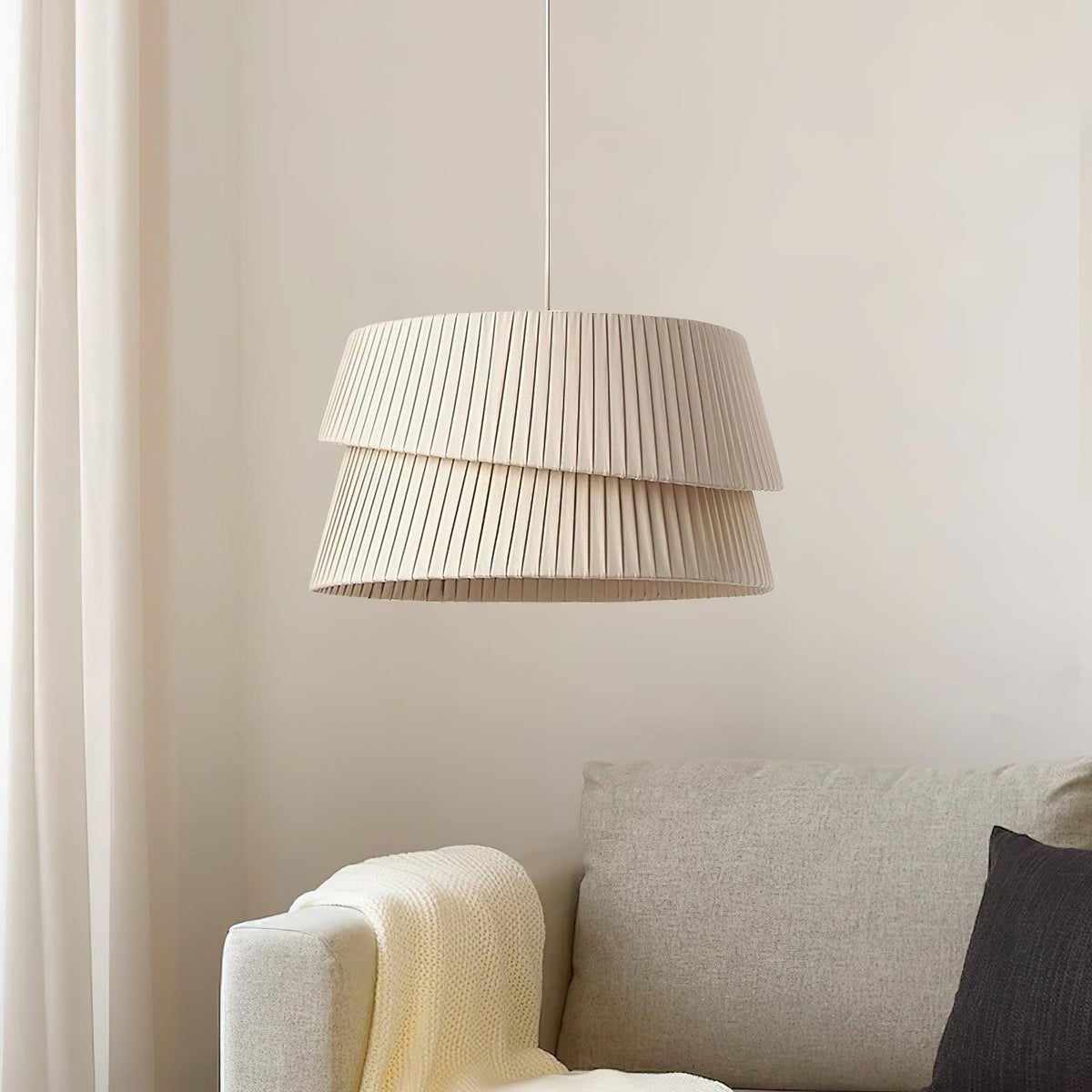 Tocan Pendelleuchte aus Stoff skandinavischer Art in Beige