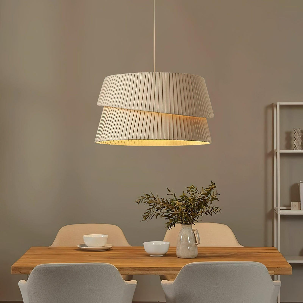 Tocan Pendelleuchte aus Stoff skandinavischer Art in Beige