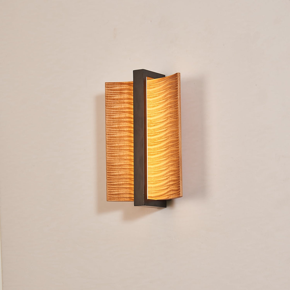 Vevinir Premium skandinavische Kunst-Wandleuchte aus Holz