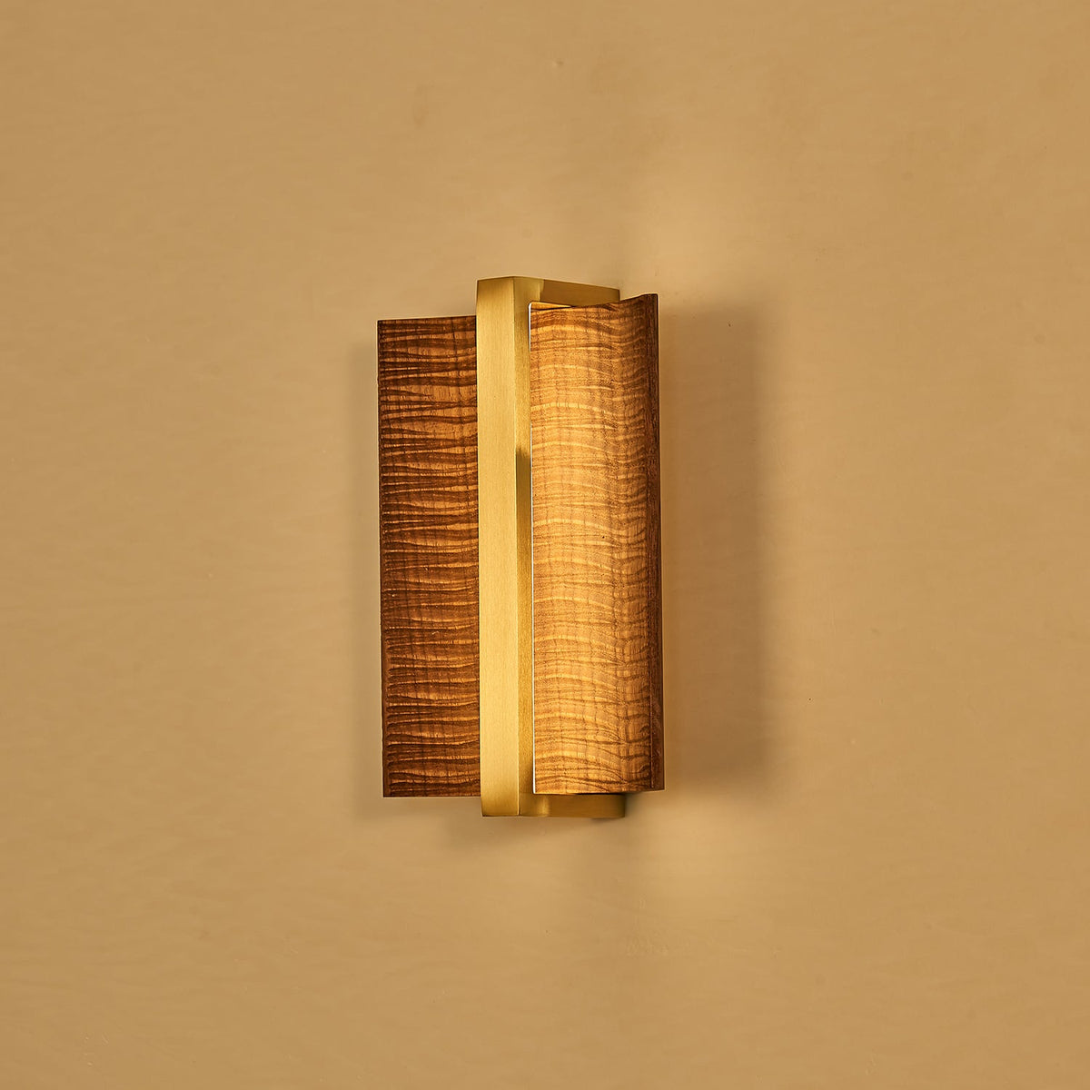 Vevinir Premium skandinavische Kunst-Wandleuchte aus Holz