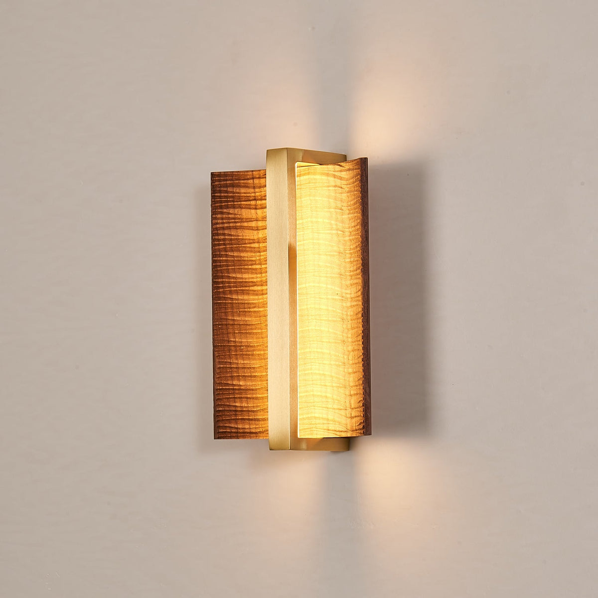 Vevinir Premium skandinavische Kunst-Wandleuchte aus Holz