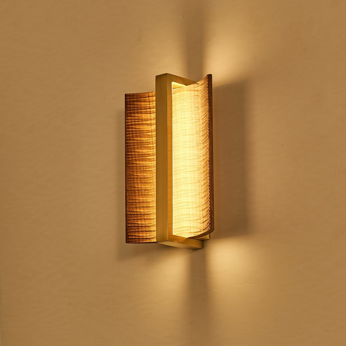 Vevinir Premium skandinavische Kunst-Wandleuchte aus Holz