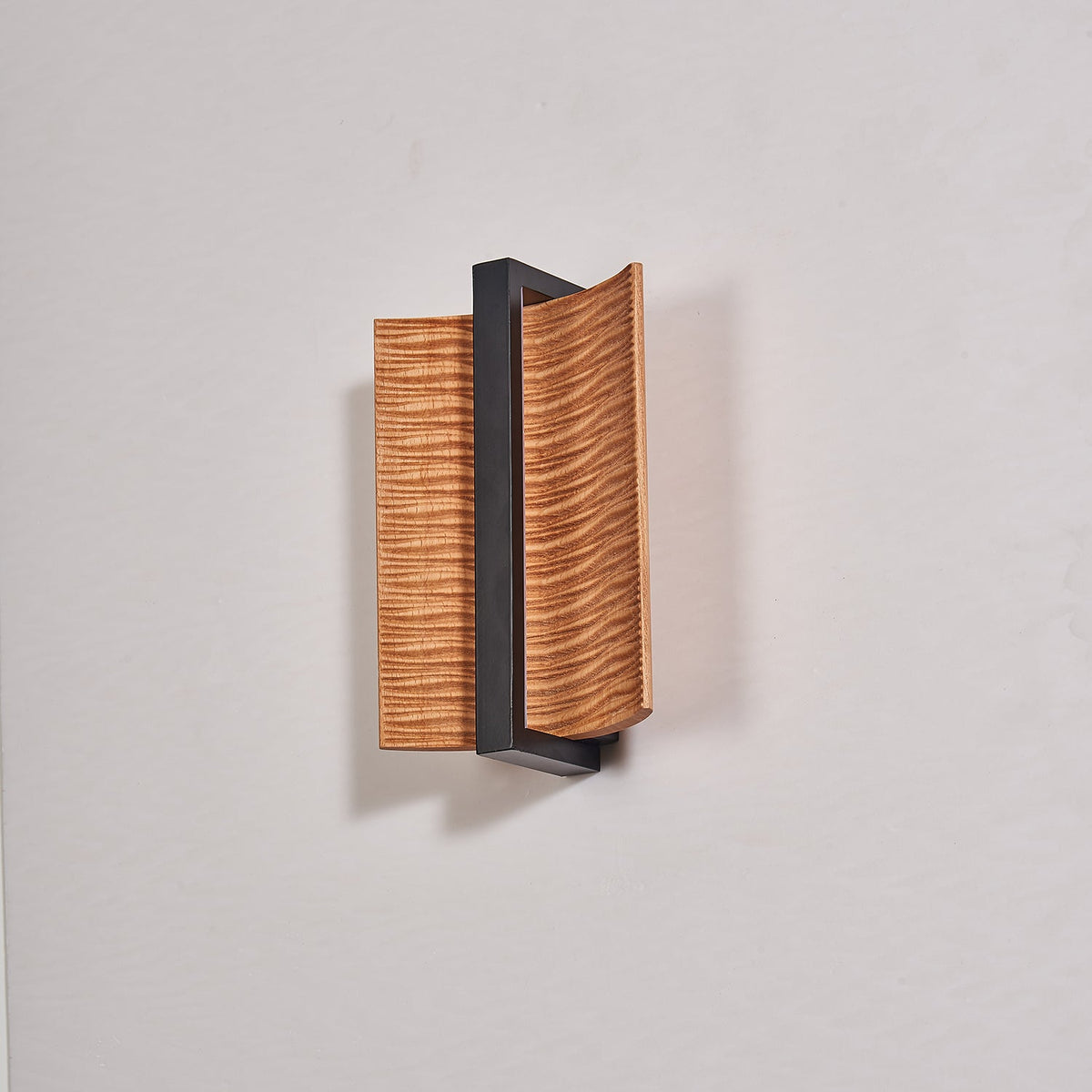 Vevinir Premium skandinavische Kunst-Wandleuchte aus Holz