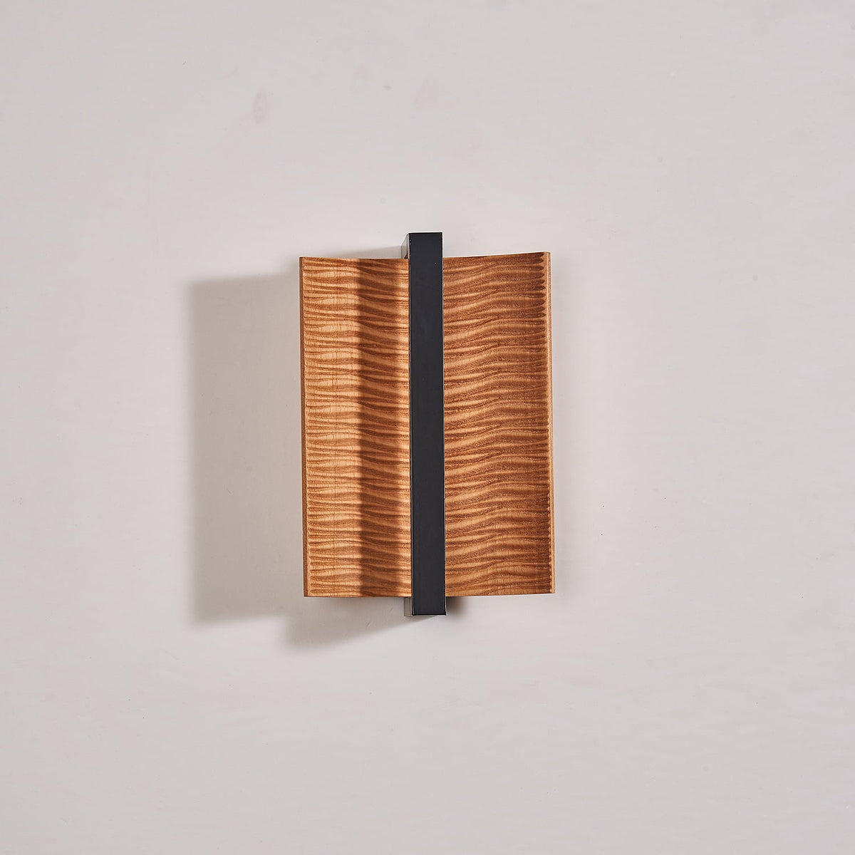 Vevinir Premium skandinavische Kunst-Wandleuchte aus Holz