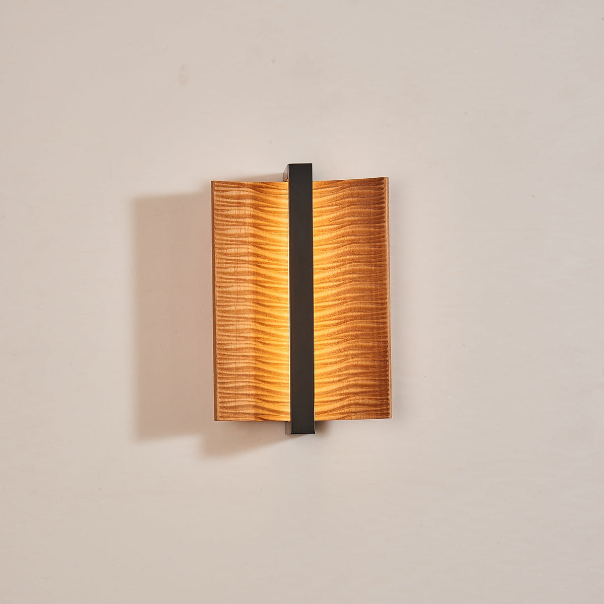 Vevinir Premium skandinavische Kunst-Wandleuchte aus Holz