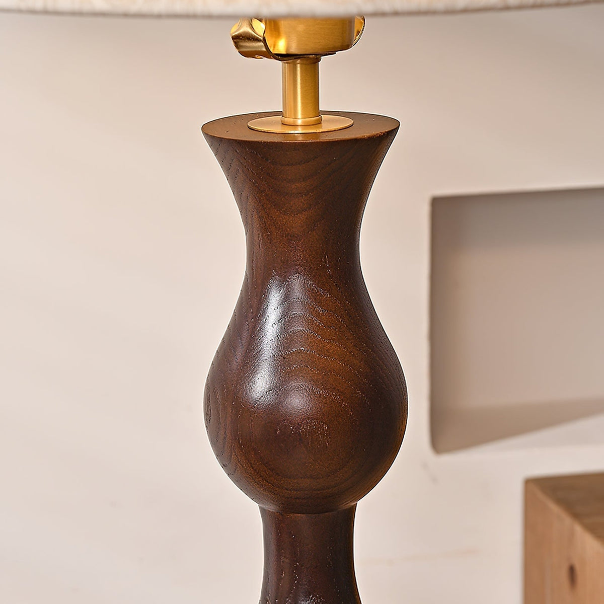Syliora Vintage-Holz-Stehleuchte