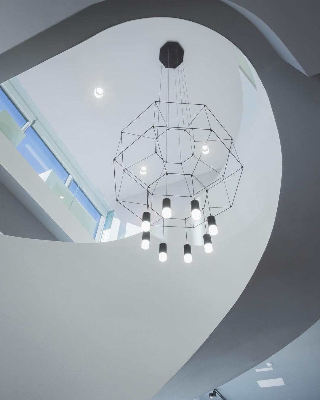Elaalora Pendelleuchte Geometrisches Drahtdesign Schwarz LED