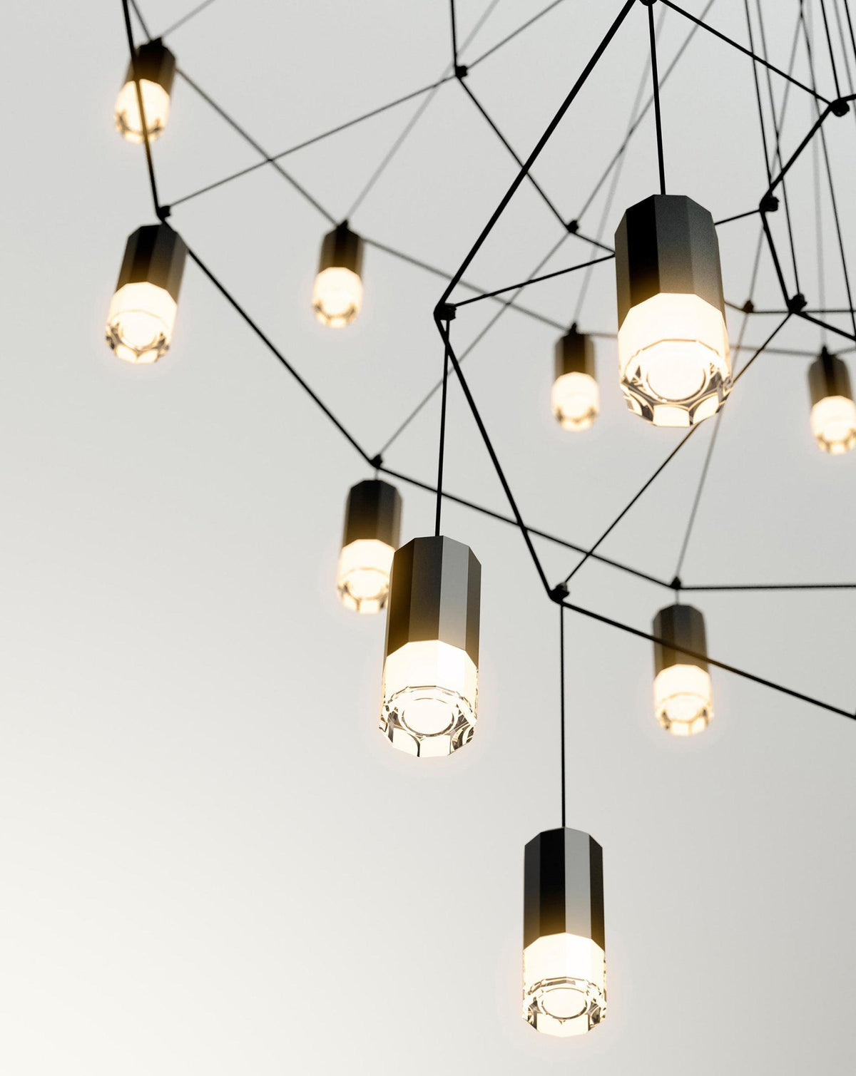 Tevenq Kronleuchter Lines Schwarz Drahtgestell LED