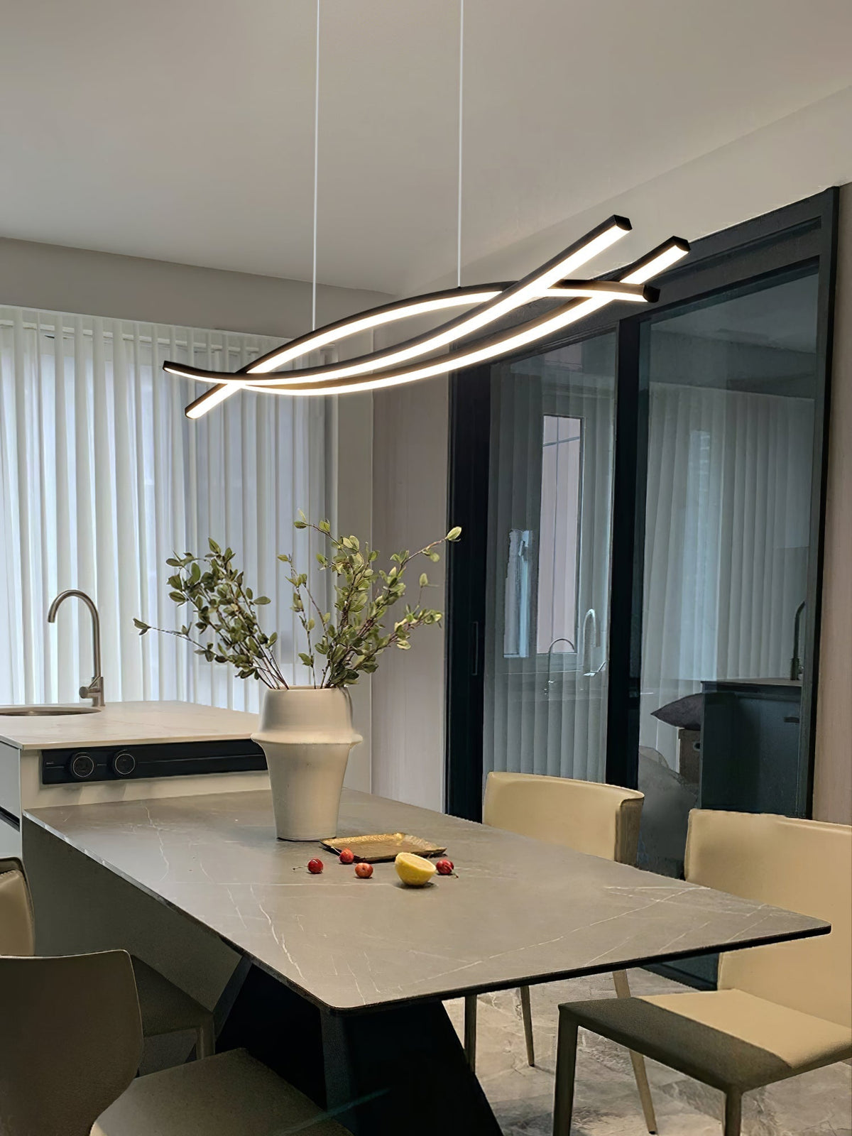 Curinis Kronleuchter im zeitgenössischen minimalistischen Stil mit LED