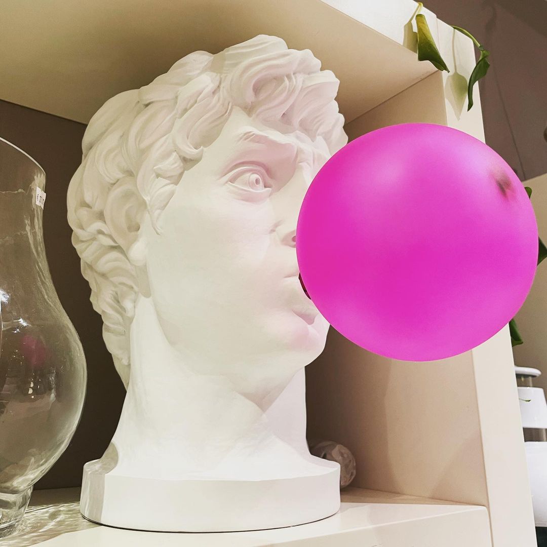 Vona zeitgenössische Tischleuchte aus Glas