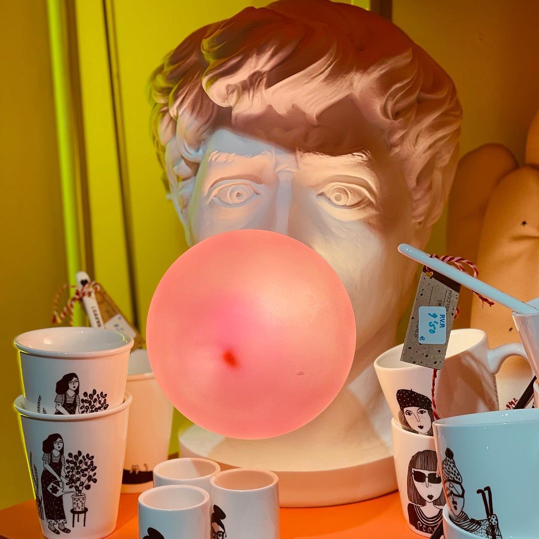 Vona zeitgenössische Tischleuchte aus Glas