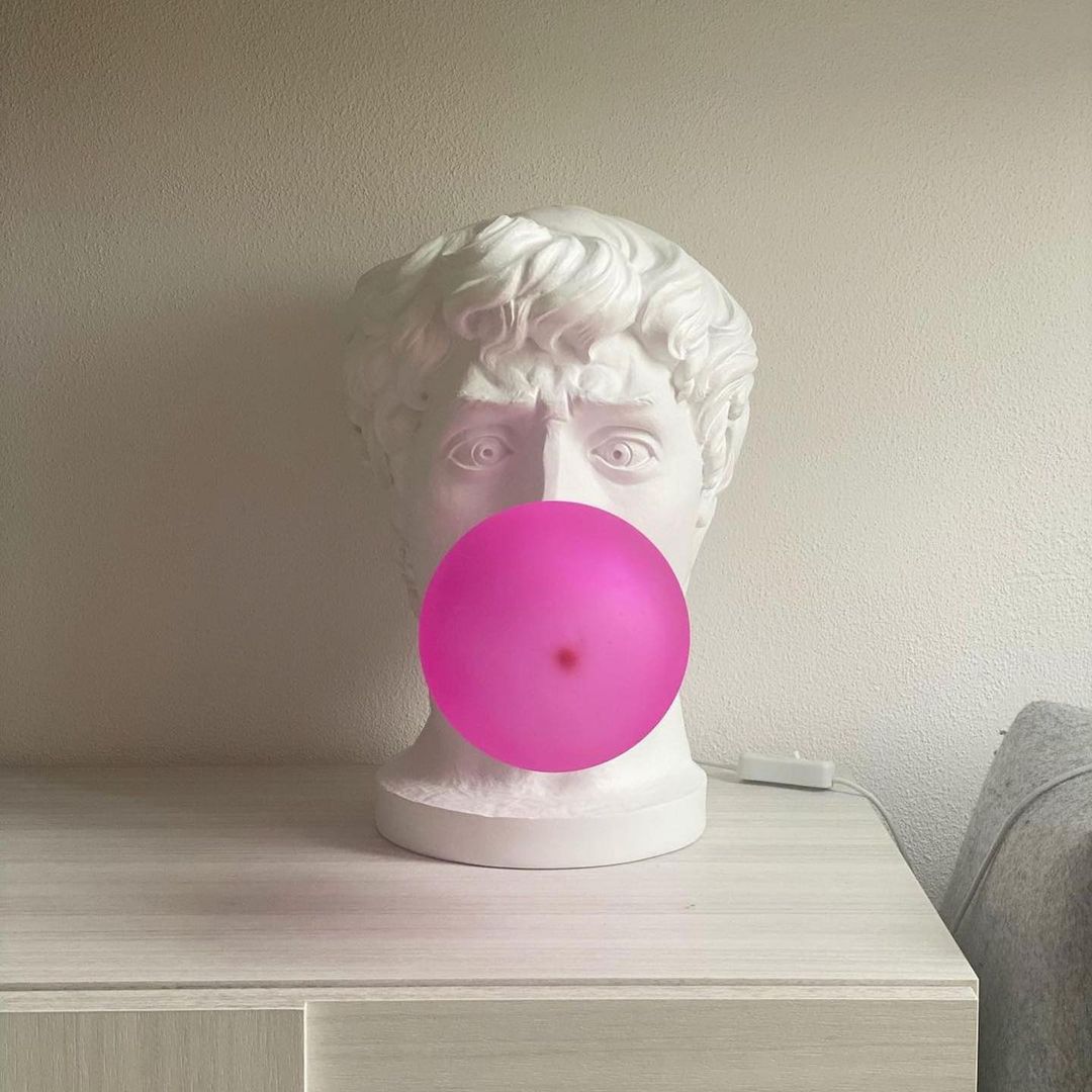 Vona zeitgenössische Tischleuchte aus Glas