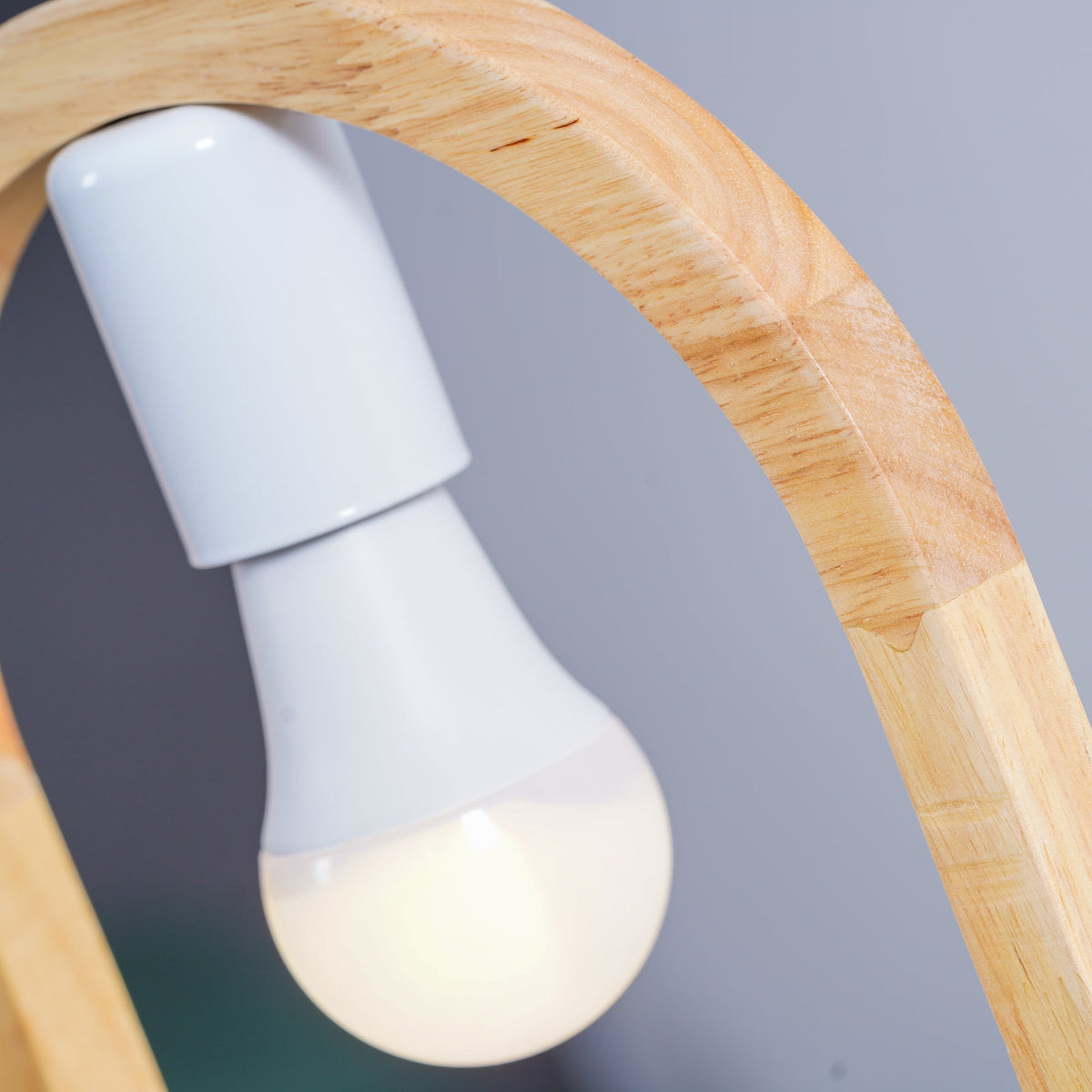 Ceda Pendelleuchte aus Holz und Kunstharz