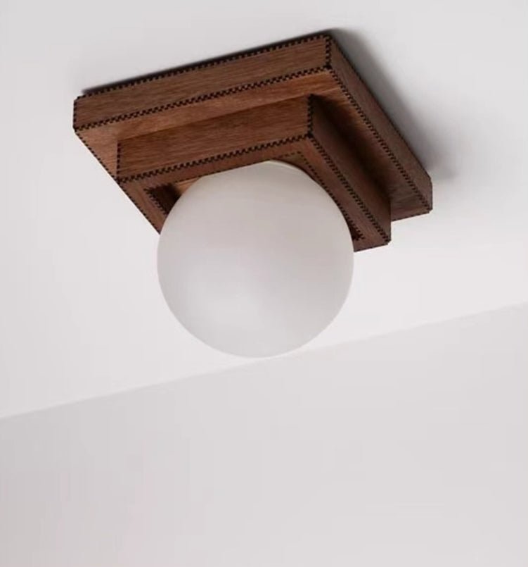 Luna Holzaufsatz mit mehrschichtigen Kugeln Wandleuchte
