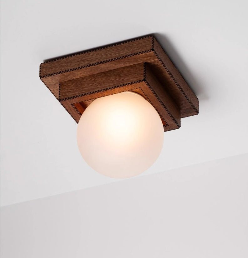 Luna Holzaufsatz mit mehrschichtigen Kugeln Wandleuchte