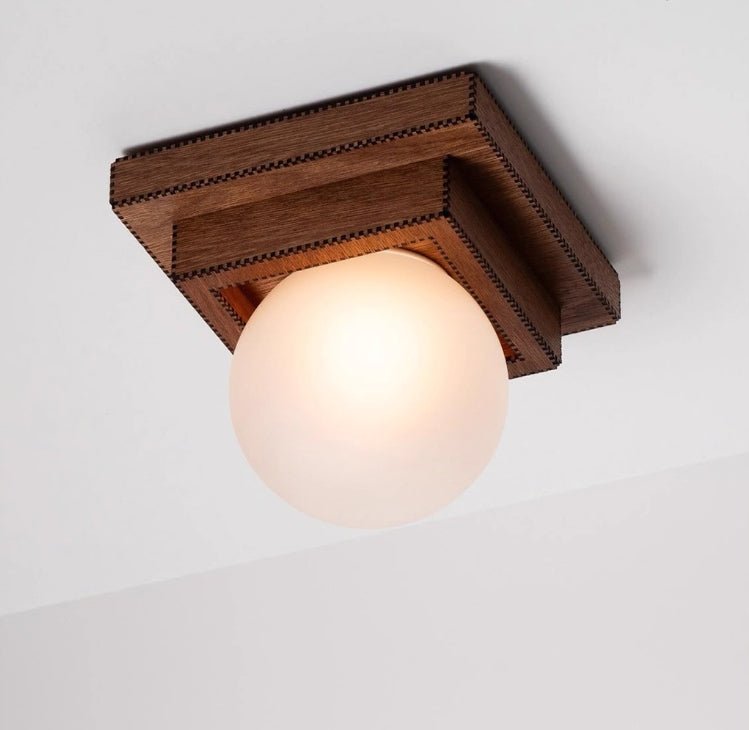Luna Holzaufsatz mit mehrschichtigen Kugeln Wandleuchte