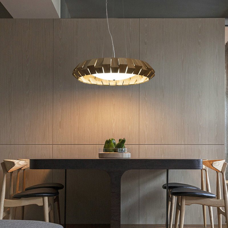 Viresto Kronleuchter aus Holz in Patchwork-Ring-Optik