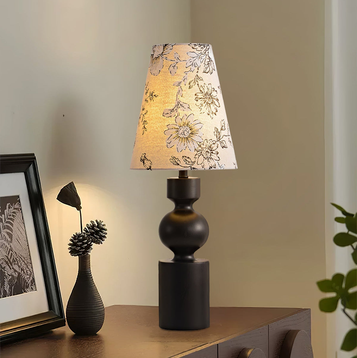 Thorne Vintage Tischleuchte aus dunklem Holz-Holz
