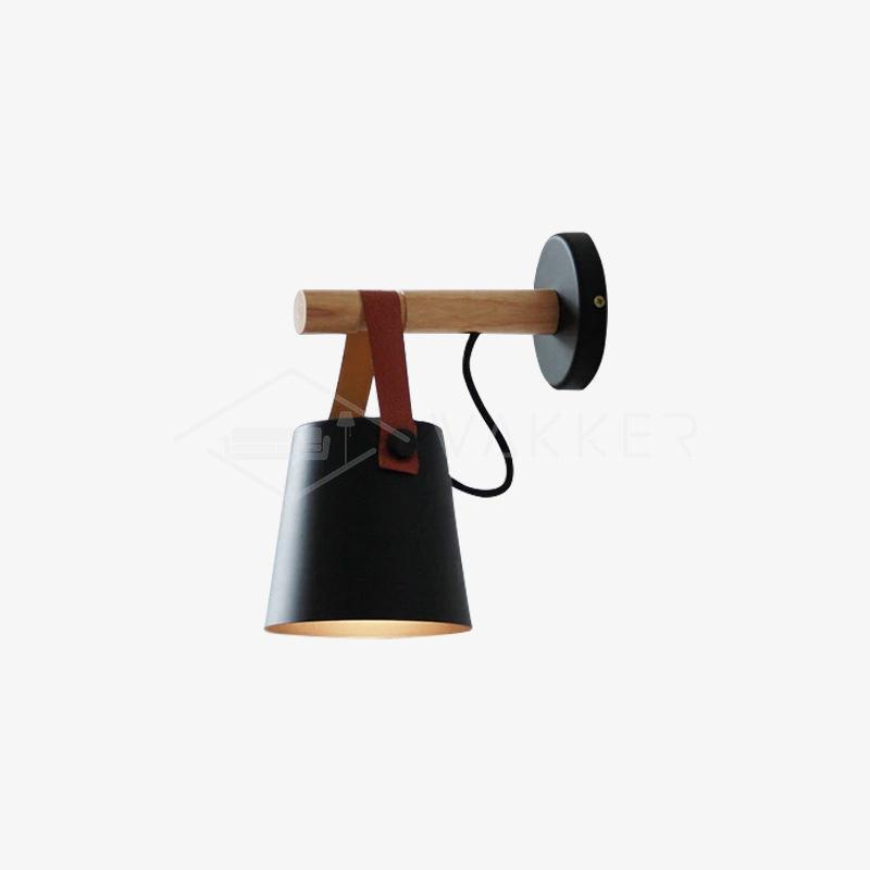 Virixon Wandleuchte aus Holz und Leder