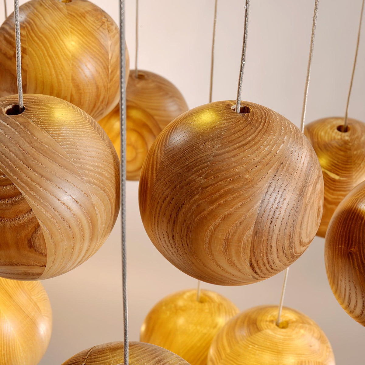 Vixor Pendelleuchte im nordischen Orb-Sphären-Cluster aus Holz