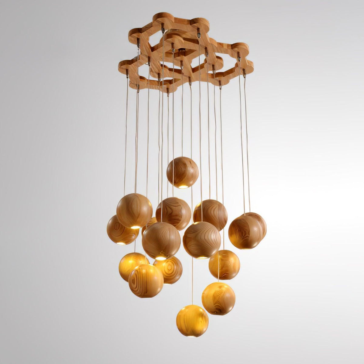 Vixor Pendelleuchte im nordischen Orb-Sphären-Cluster aus Holz