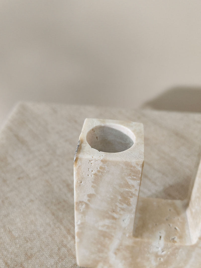 Horze Moderner Candleholder aus gelbem Travertin
