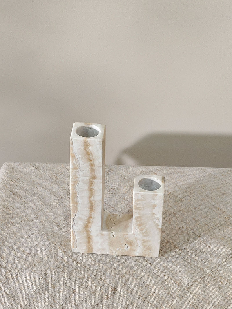 Horze Moderner Candleholder aus gelbem Travertin