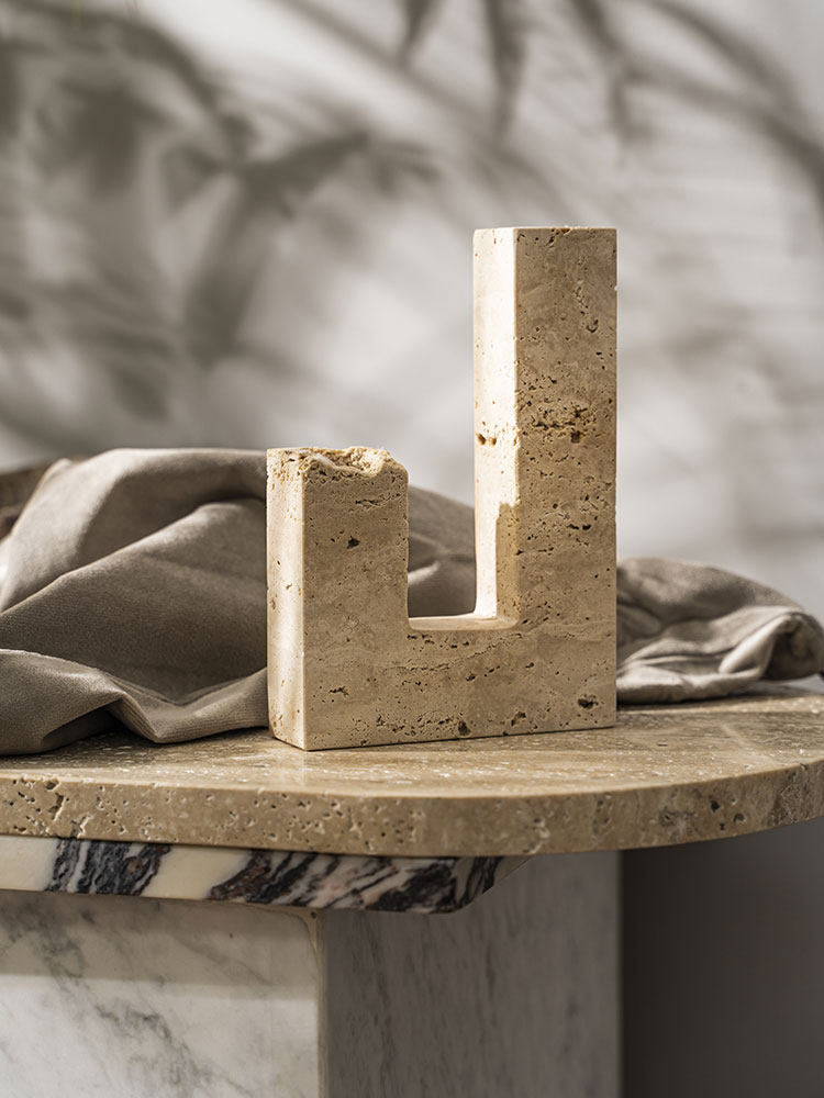 Horze Moderner Candleholder aus gelbem Travertin