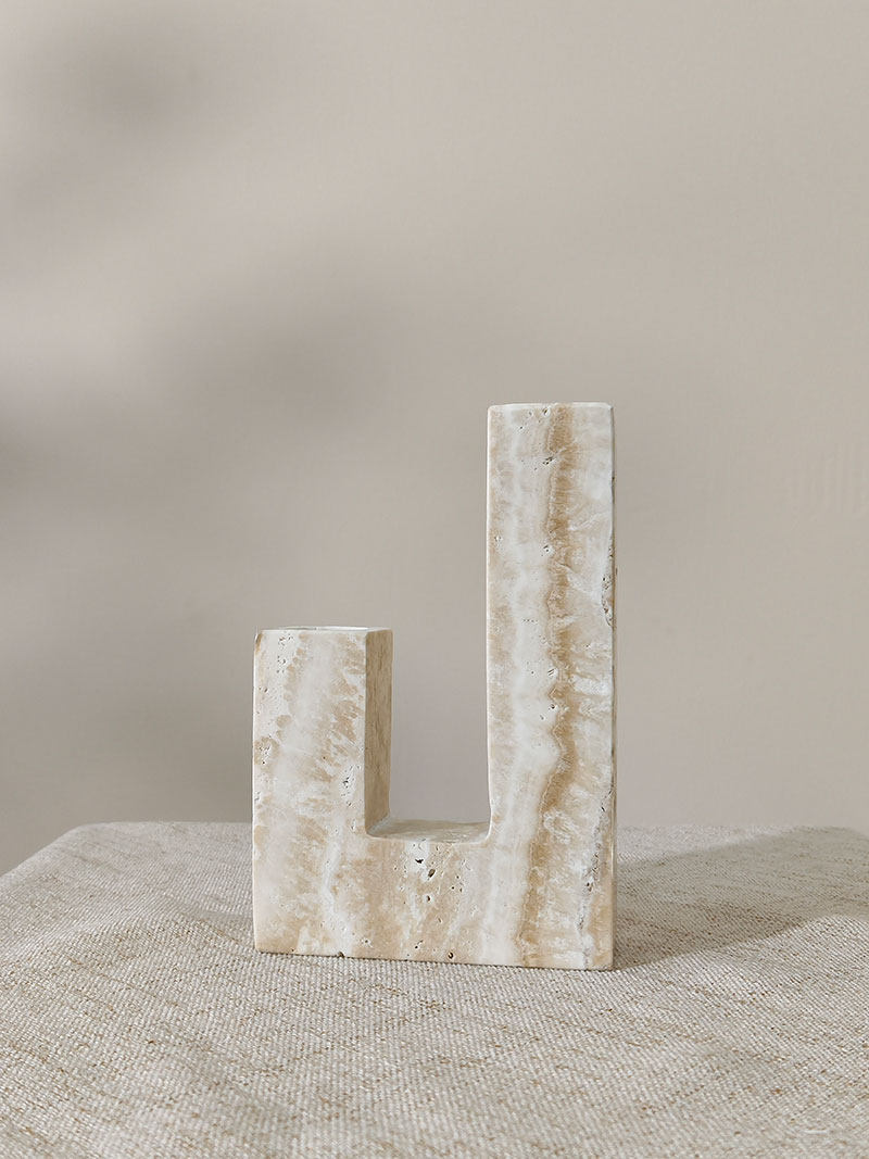 Horze Moderner Candleholder aus gelbem Travertin