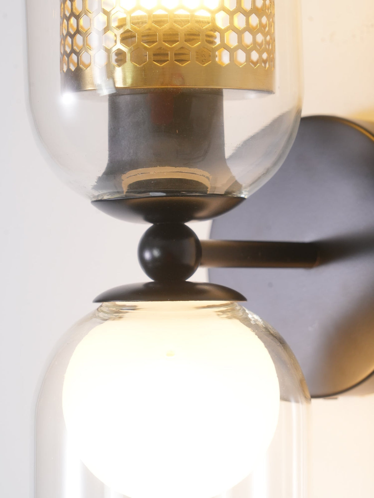Alvynan Premium skandinavische Kunstglas-Wandleuchte