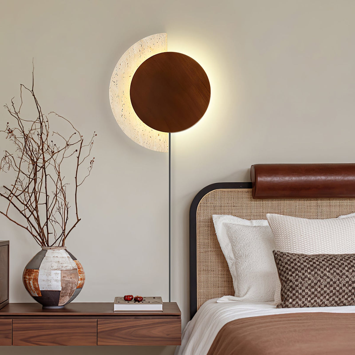 Crescent Halo Wandleuchte mit Stecker