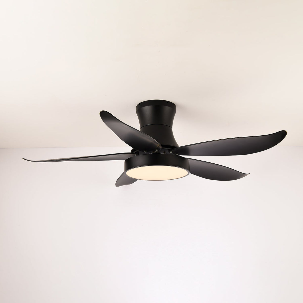 Jada Deckenventilator mit Beleuchtung in modernem Schwarz