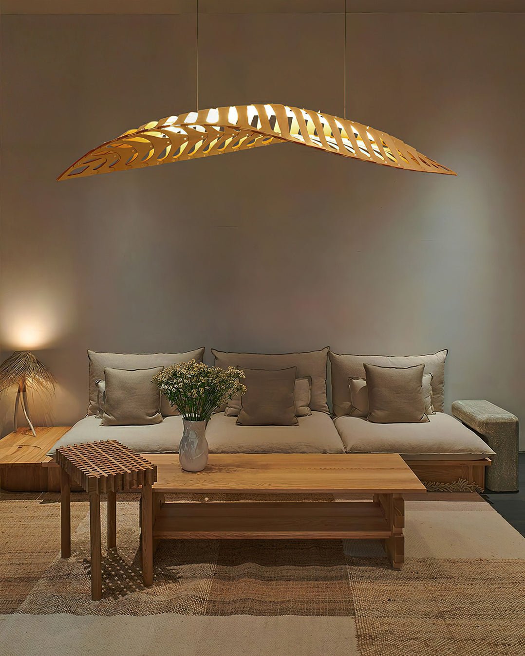 Veliren Pendelleuchte aus Holz mit Blatt-Design
